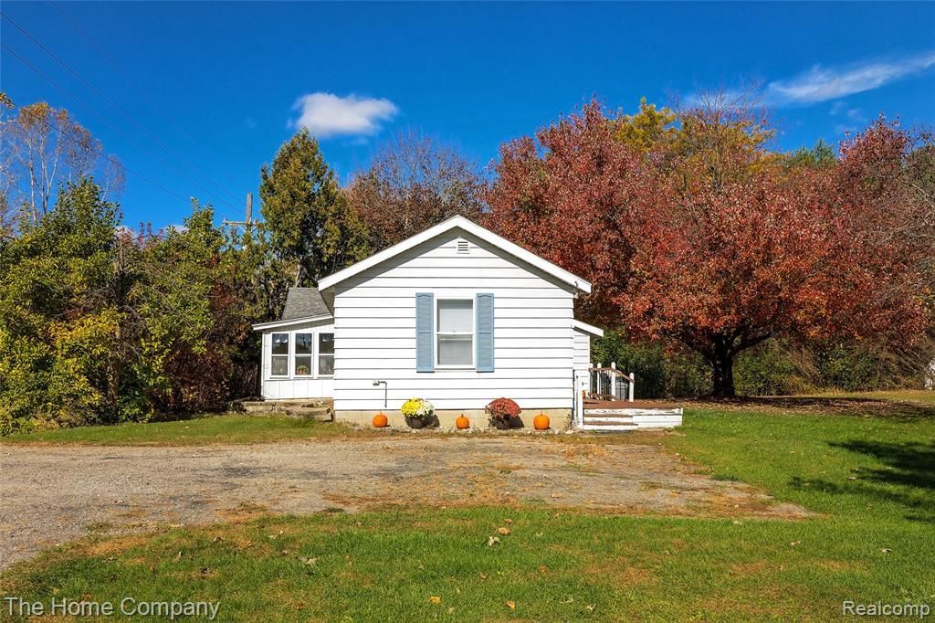 25 S Wilder Road, Lapeer, MI 48446 Main Photo