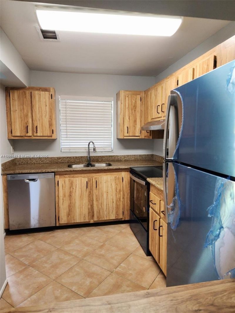 6061 Shakerwood Cir, Unit 208, Tamarac, FL 33319 Photo