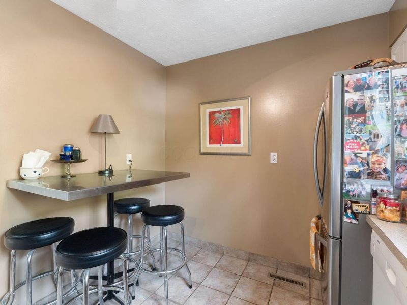 586 Willis Lane, Delaware, OH 43015 Photo 13