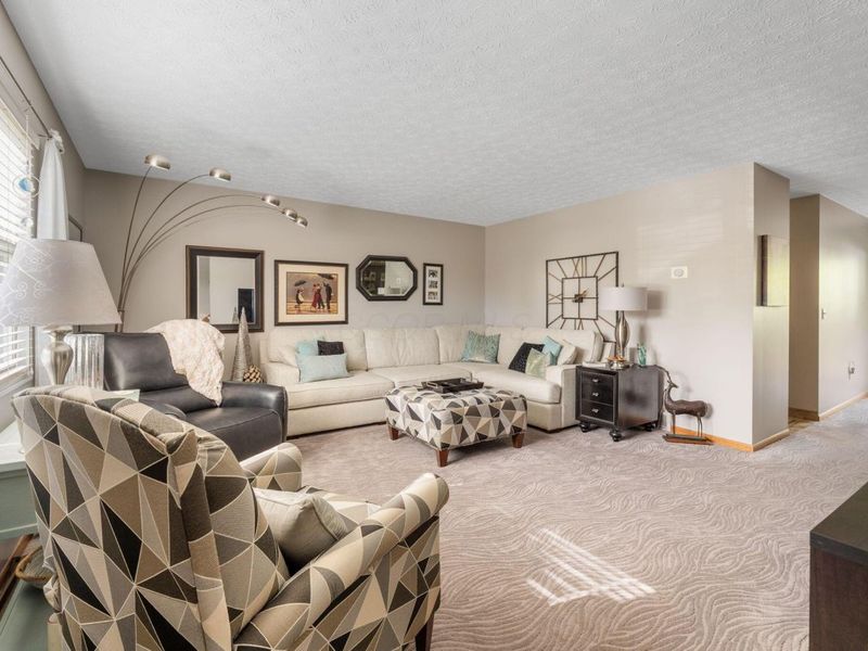 586 Willis Lane, Delaware, OH 43015 Photo 2