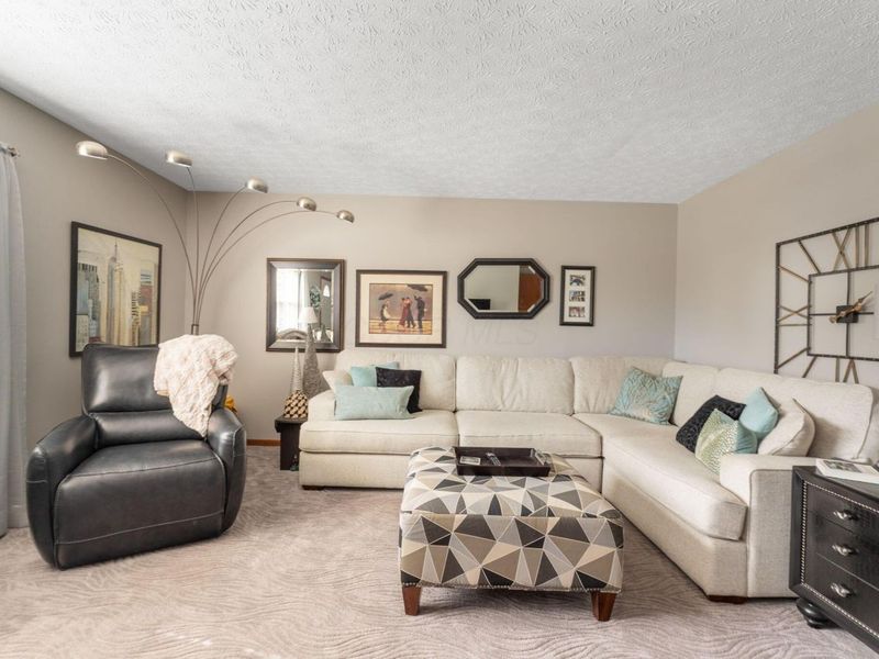 586 Willis Lane, Delaware, OH 43015 Photo 3