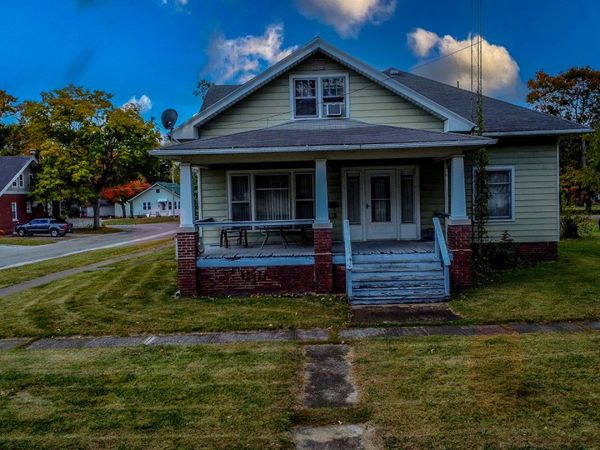 300 N Axtel Avenue, Milford, IL 60953