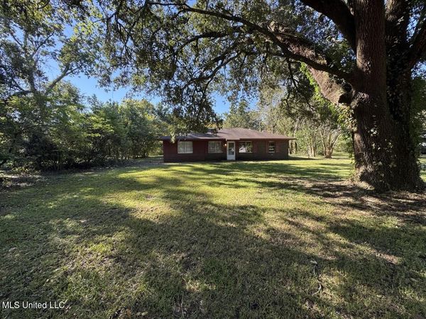 63 Chilly Brittain Road, Pineville, LA 71360