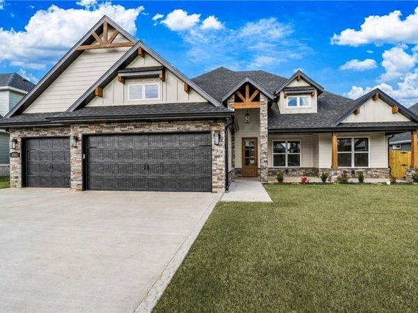 100 Jenna Lane, Gravette, AR 72764