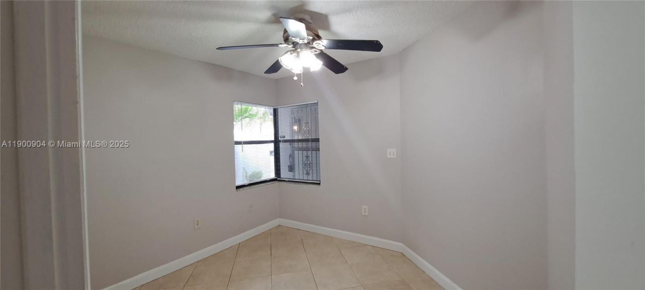 2410 San Remo Cir, Homestead, FL 33035 Photo