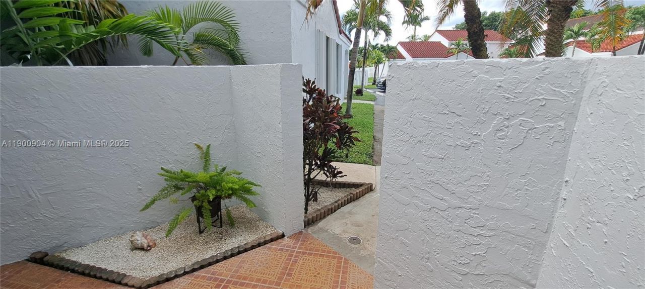 2410 San Remo Cir, Homestead, FL 33035 Photo