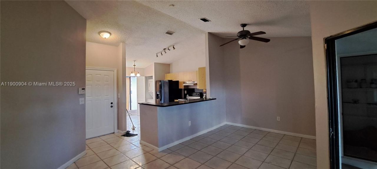 2410 San Remo Cir, Homestead, FL 33035 Photo