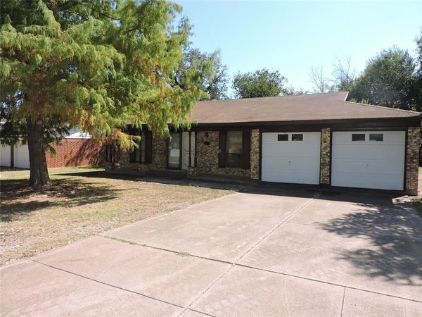 246 Amy Street, Burleson, TX 76028