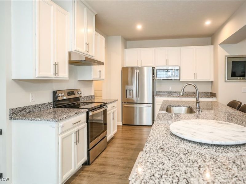 76 Wanda Court, Kent, OH 44240 Photo 9