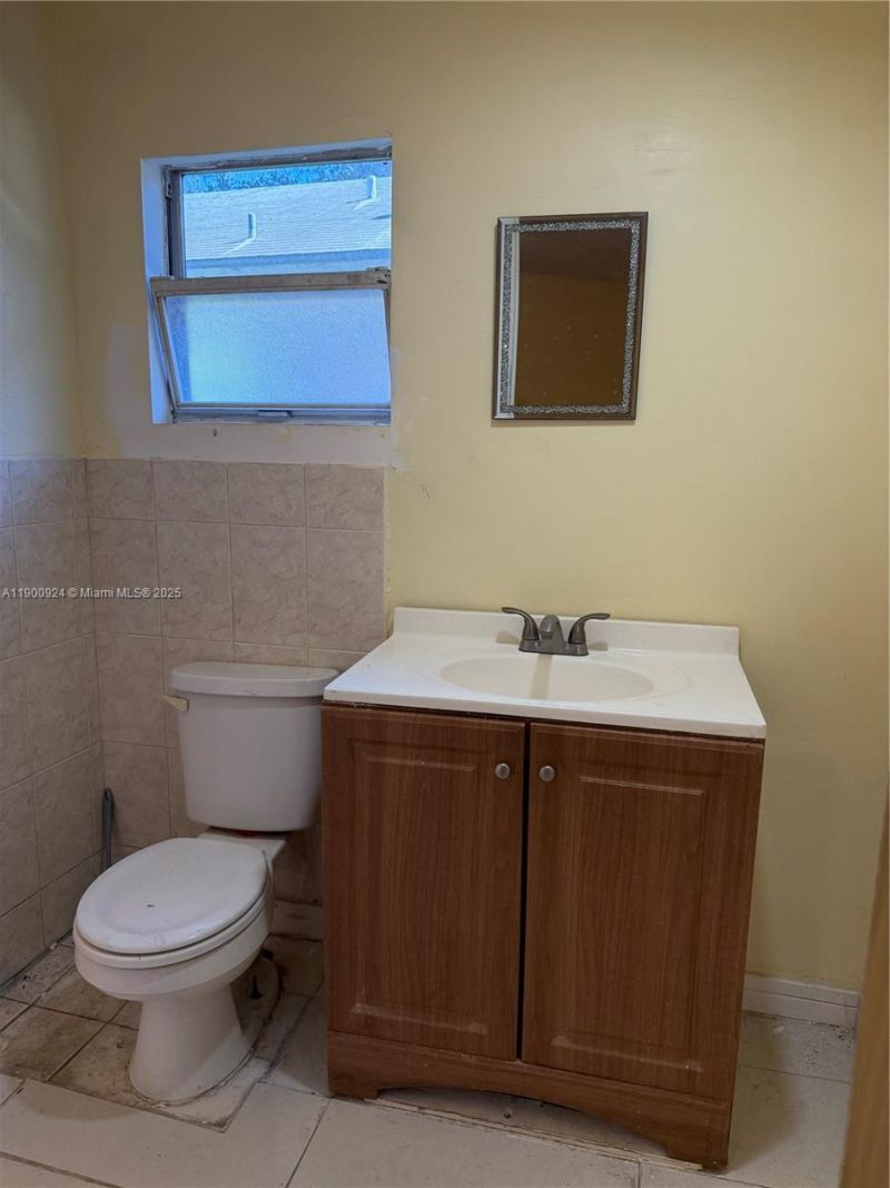 1918 NW 82nd St, Miami, FL 33147 Photo