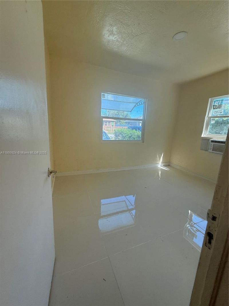 1918 NW 82nd St, Miami, FL 33147 Photo