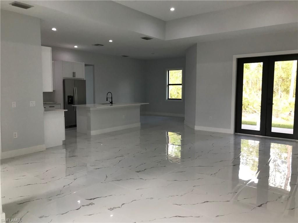 2863 52nd Ave Ne, Naples, FL 34120 Photo