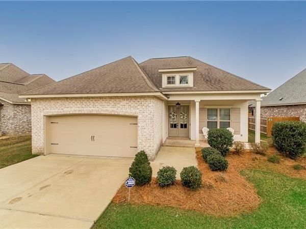 1072 FOX SPARROW Loop, Madisonville, LA 70447