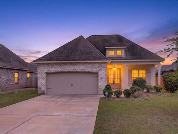 1072 FOX SPARROW Loop, Madisonville, LA 70447