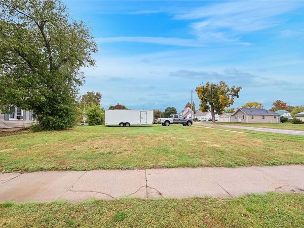 808 9th Avenue, Belle Plaine, IA 52208