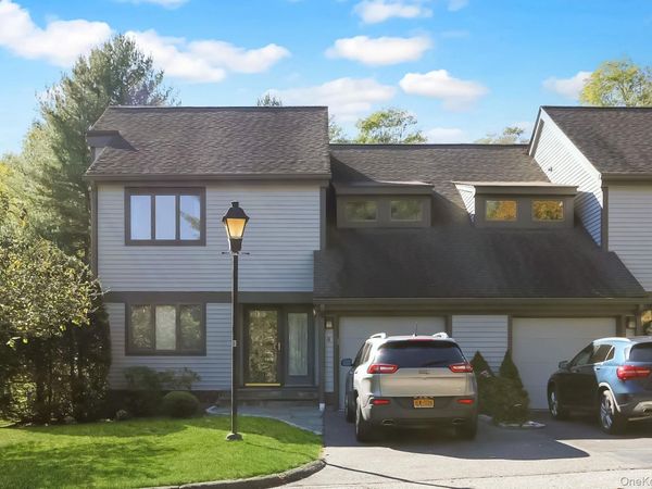 4 Lily Court, Yorktown Heights, NY 10598