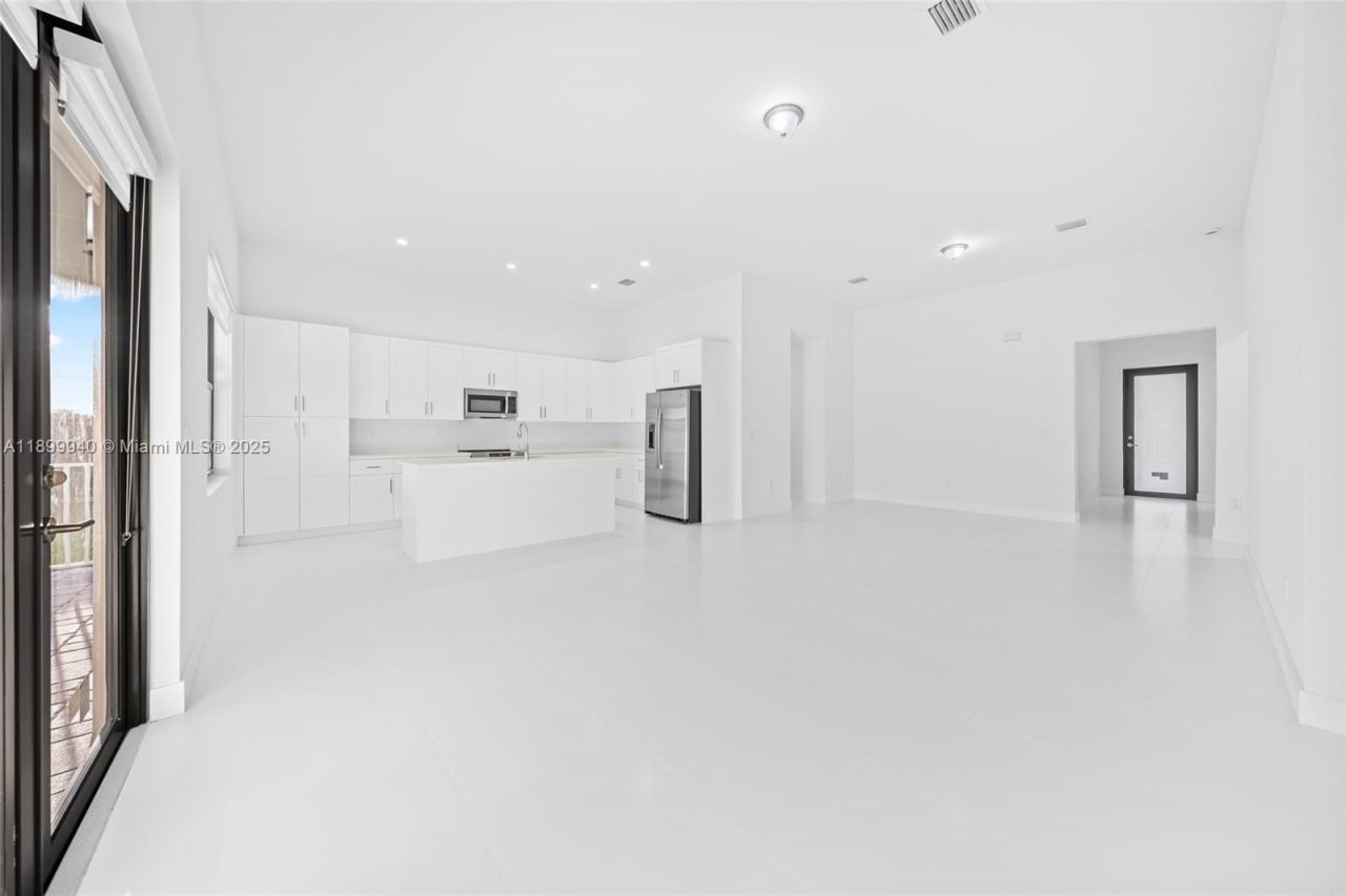 19504 SW 324th St, Homestead, FL 33030 Photo