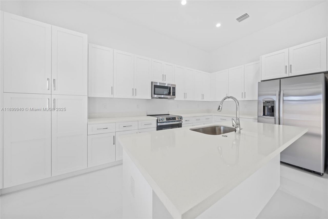 19504 SW 324th St, Homestead, FL 33030 Photo