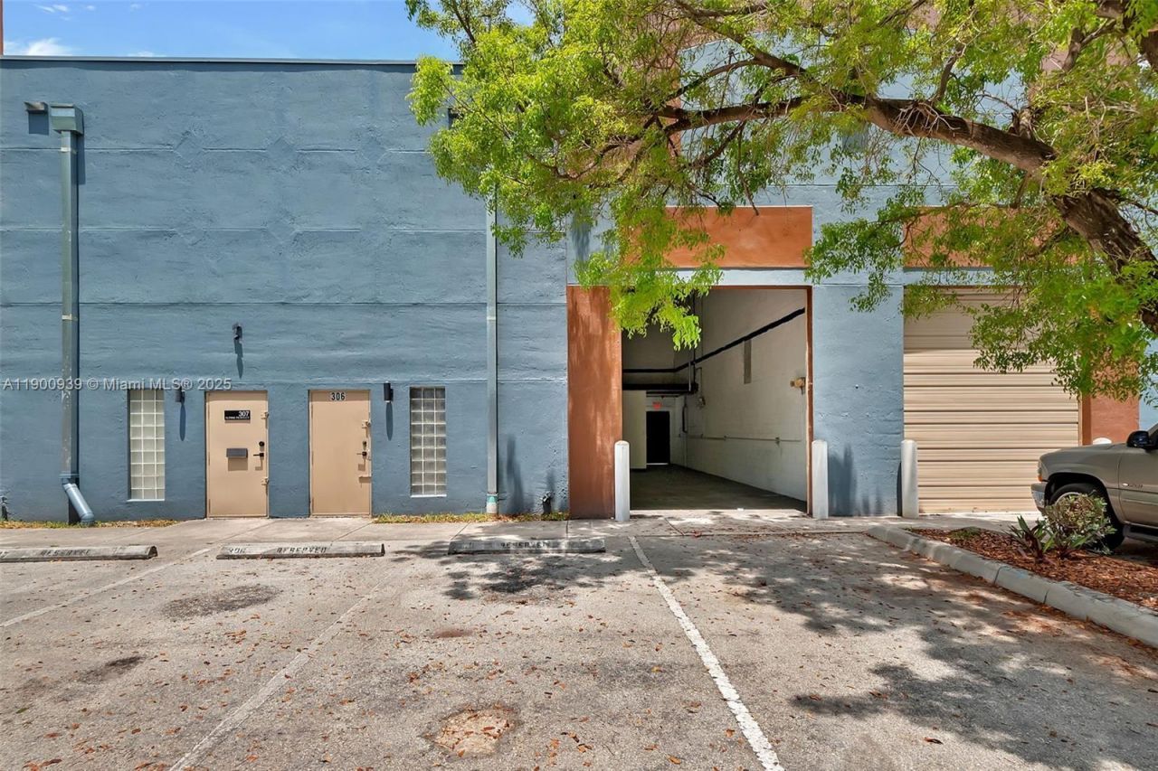 20200 NW 2nd Ave, Unit C6, Miami Gardens, FL 33169 Photo