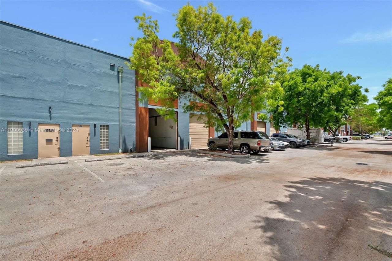 20200 NW 2nd Ave, Unit C6, Miami Gardens, FL 33169 Photo