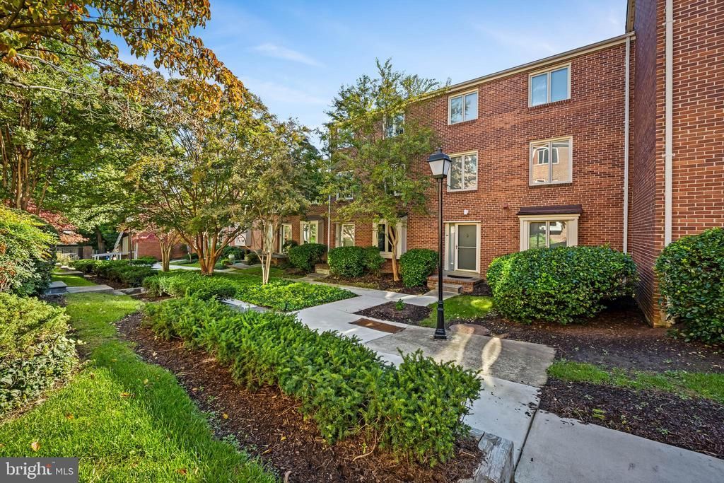 254 Waxter Way, Baltimore, MD 21217 Main Photo