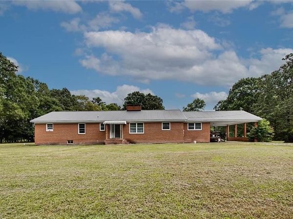 4142 Sadie Road , Seagrove, NC 27341