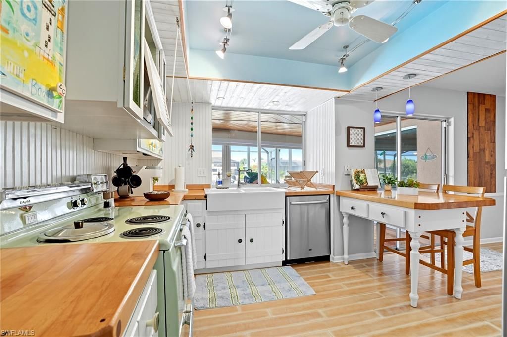 3332 SE 19th Ave, Cape Coral, FL 33904 Photo