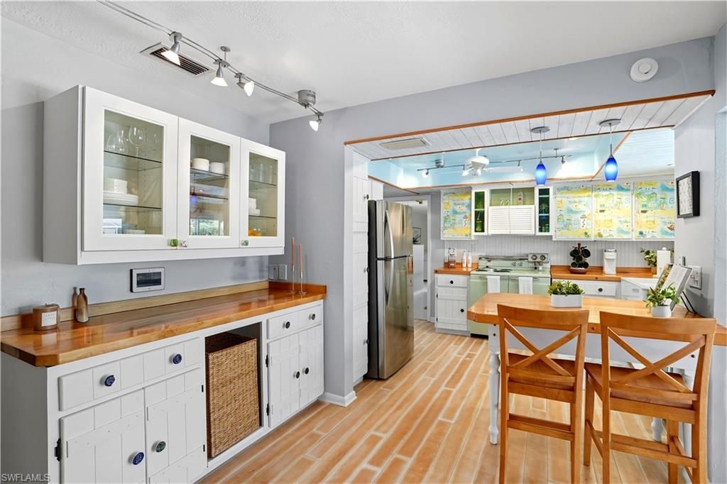 3332 SE 19th Ave, Cape Coral, FL 33904 Photo