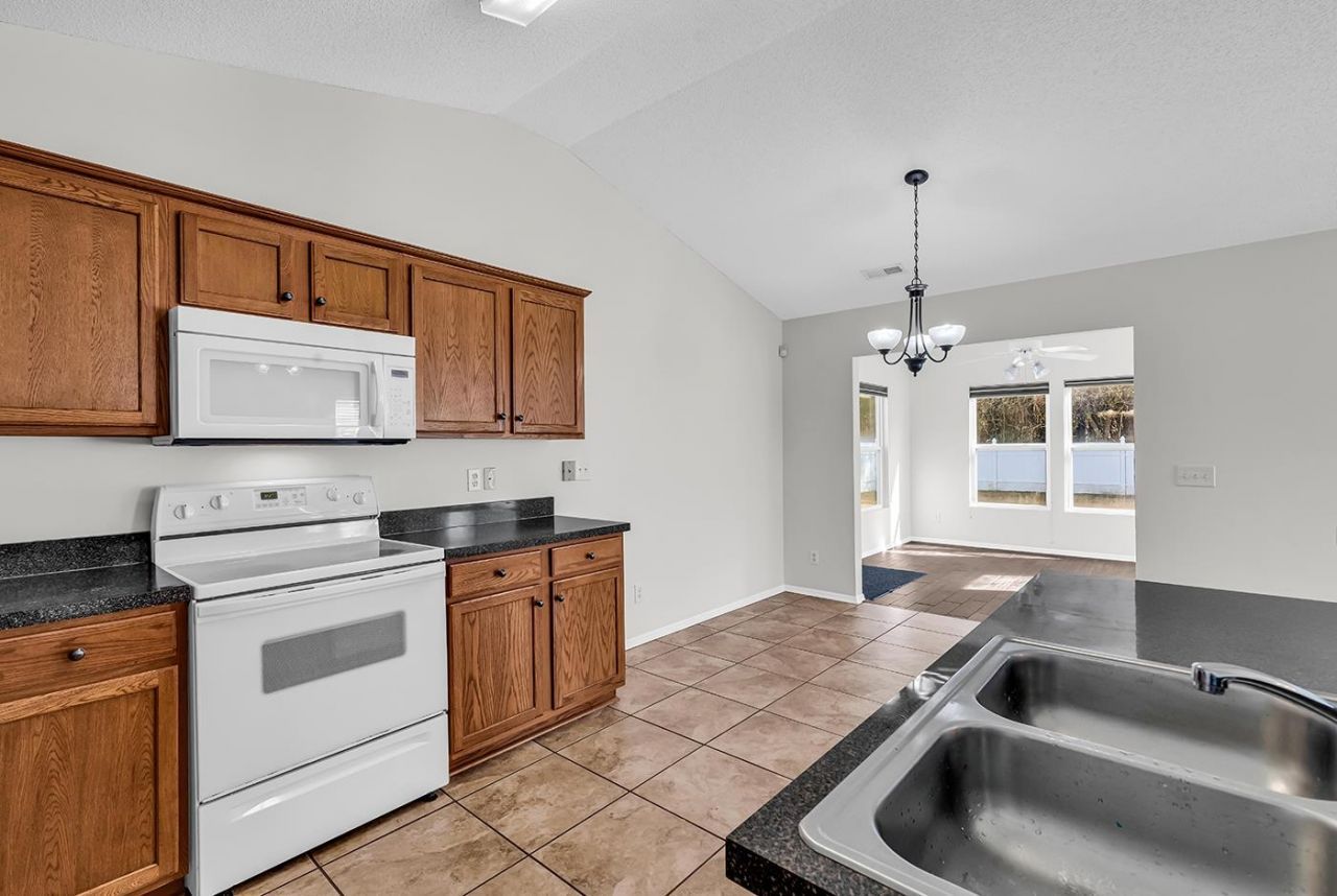 334 Bellegrove Dr. Photo 13