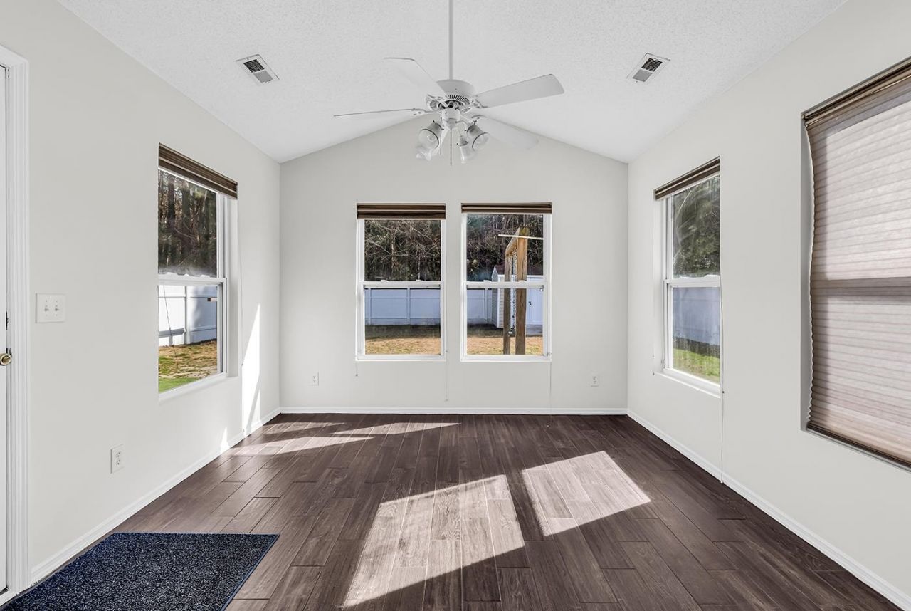 334 Bellegrove Dr. Photo 16