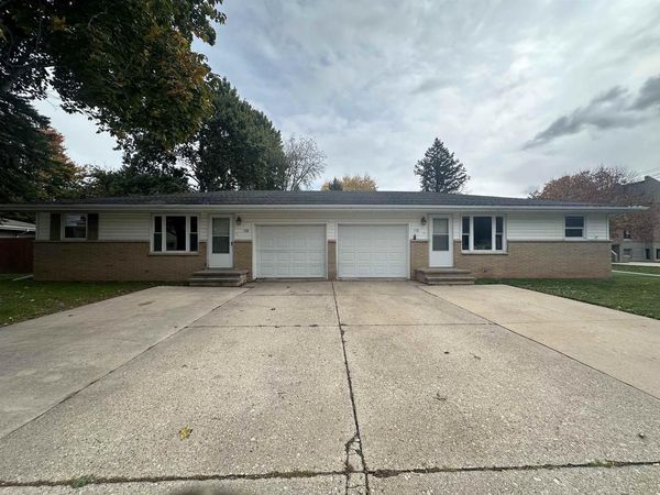 308 S MAPLE STREET, Black Creek, WI 54106