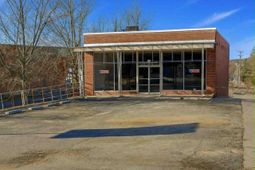 975 Broughton Street  photo 4