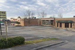 975 Broughton Street  photo 4