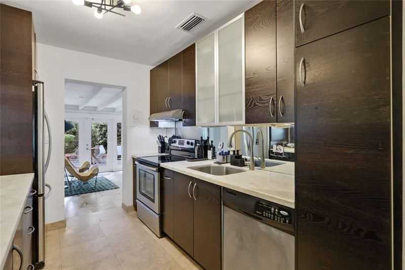 421 SW 12th Court, Fort Lauderdale, FL 33315 Photo