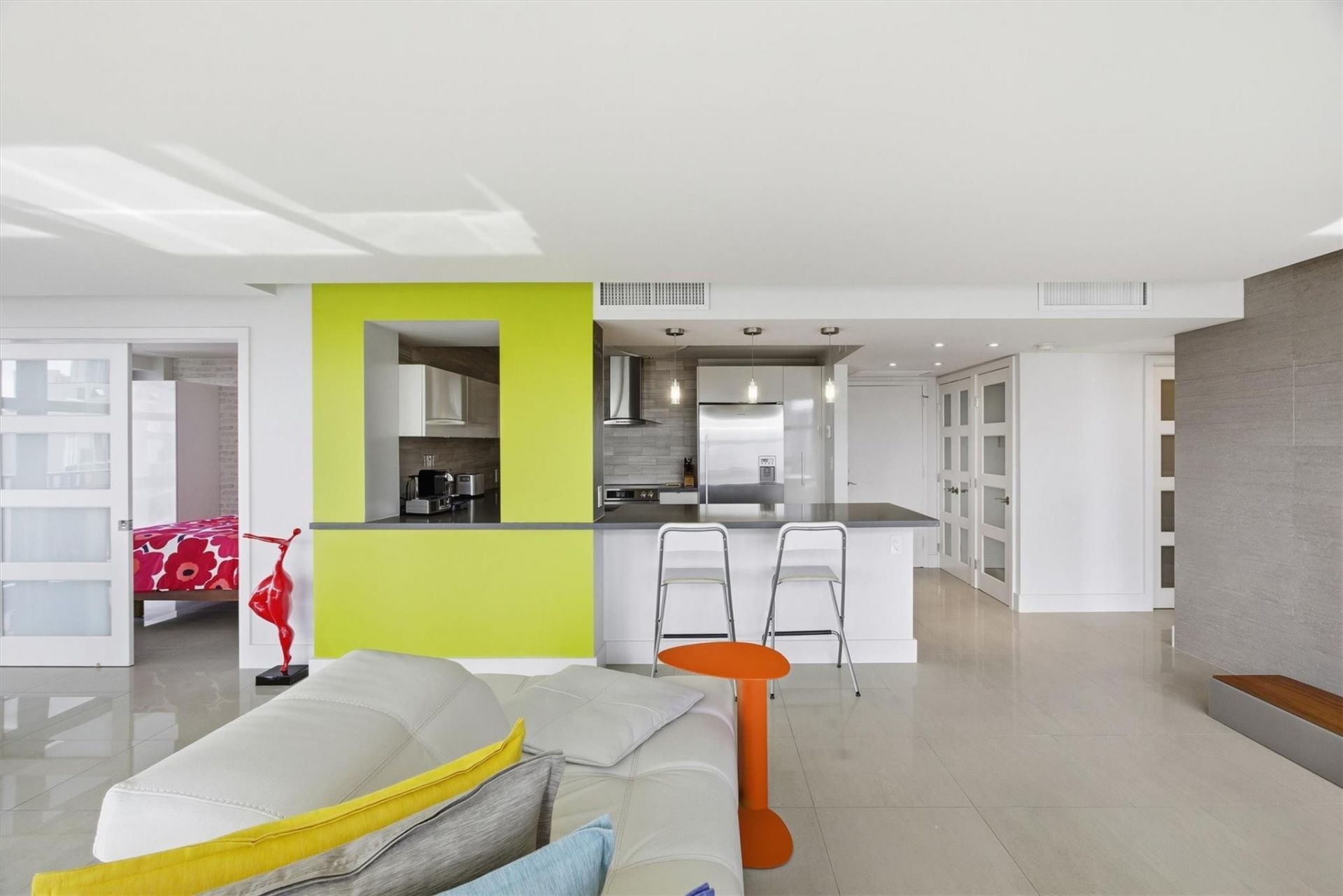 1000 Parkview Drive, Unit 1030, Hallandale Beach, FL 33009 Photo