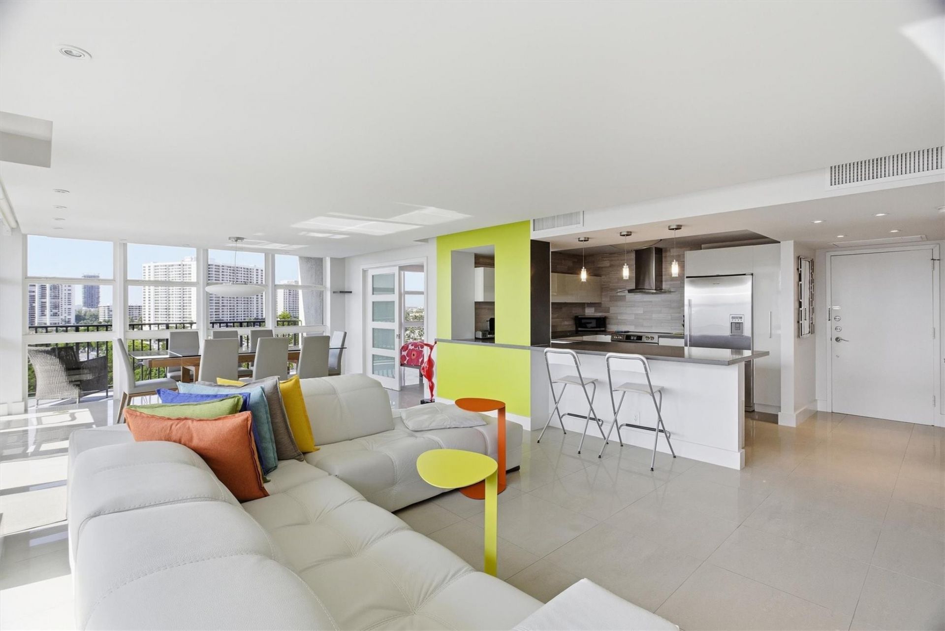 1000 Parkview Drive, Unit 1030, Hallandale Beach, FL 33009 Photo