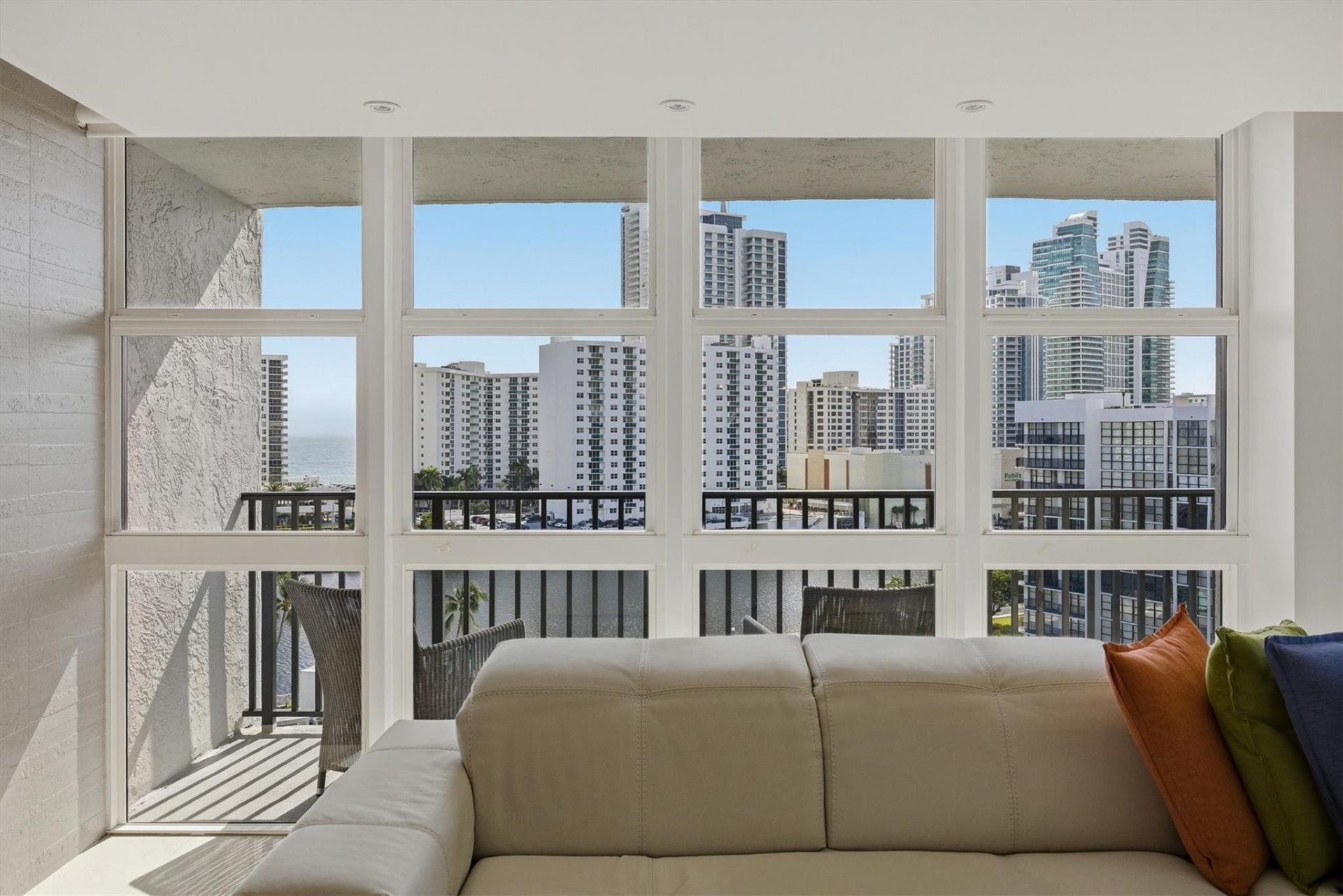 1000 Parkview Drive, Unit 1030, Hallandale Beach, FL 33009 Photo
