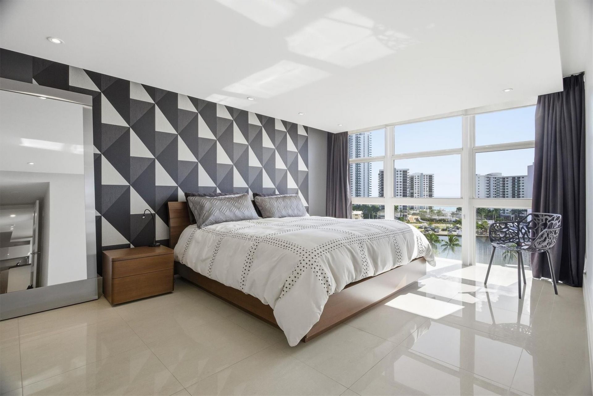 1000 Parkview Drive, Unit 1030, Hallandale Beach, FL 33009 Photo