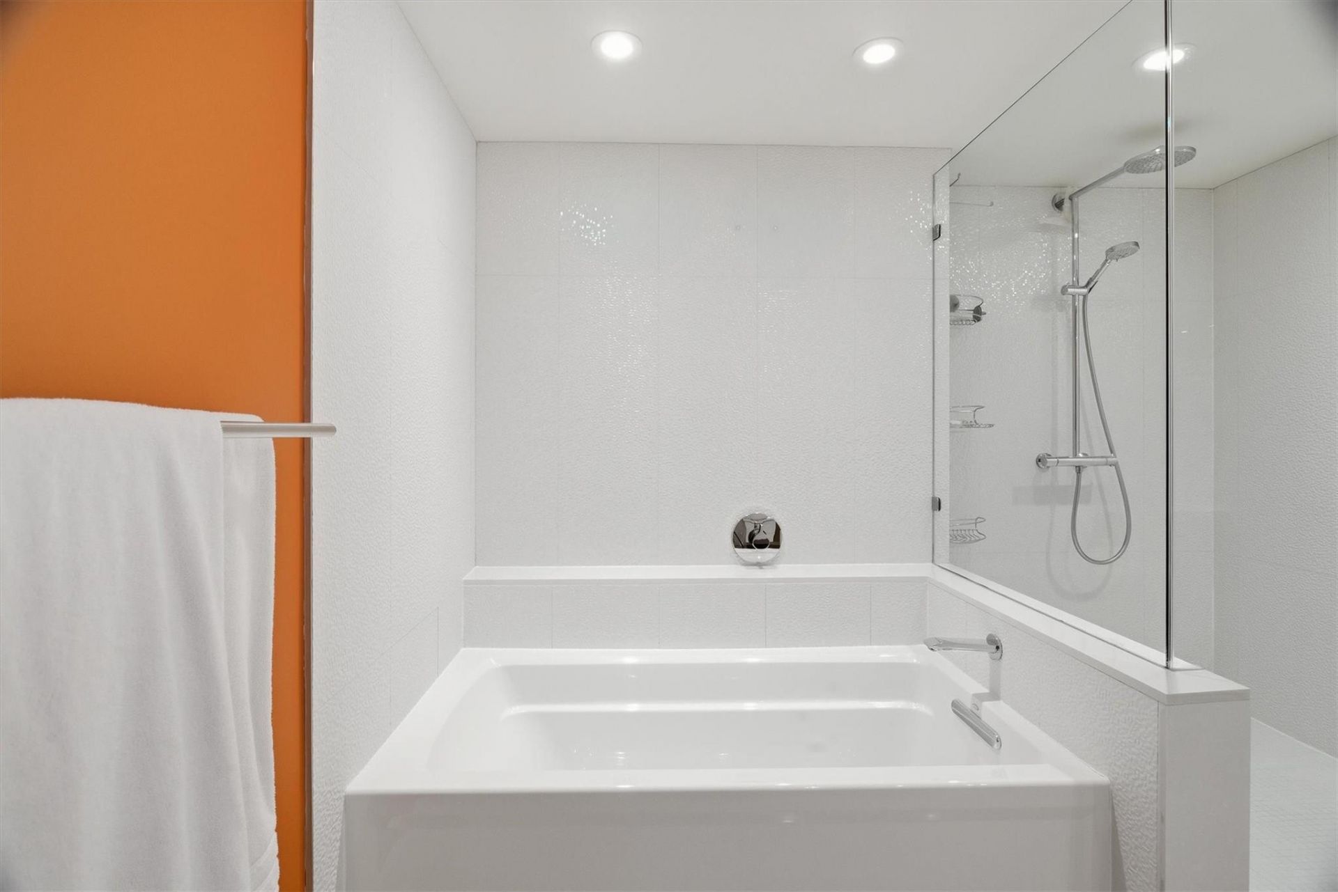 1000 Parkview Drive, Unit 1030, Hallandale Beach, FL 33009 Photo