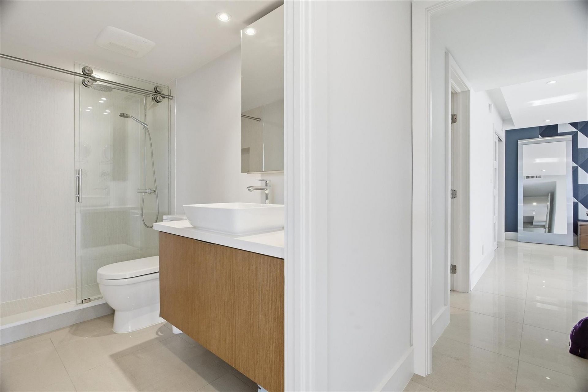 1000 Parkview Drive, Unit 1030, Hallandale Beach, FL 33009 Photo