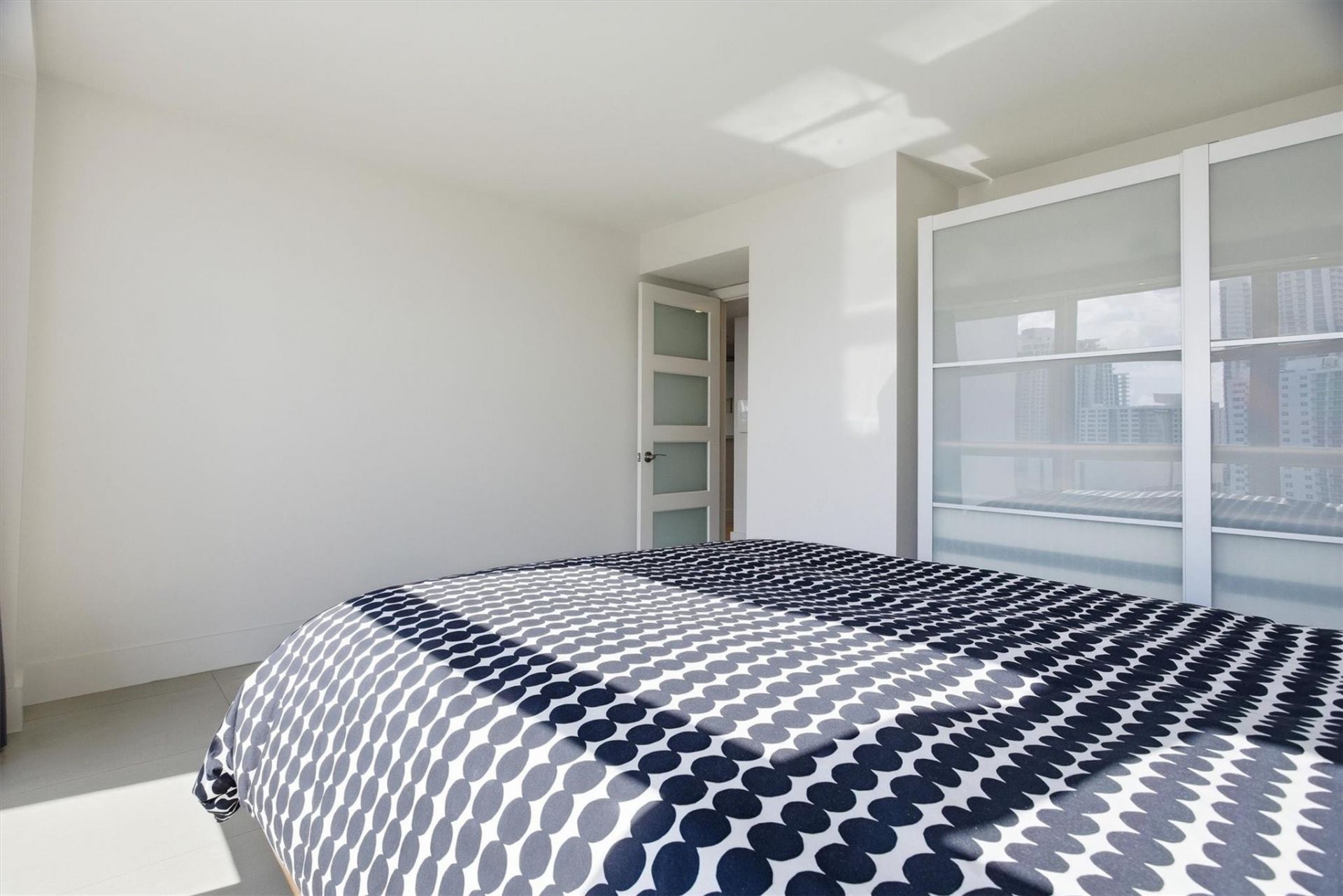 1000 Parkview Drive, Unit 1030, Hallandale Beach, FL 33009 Photo