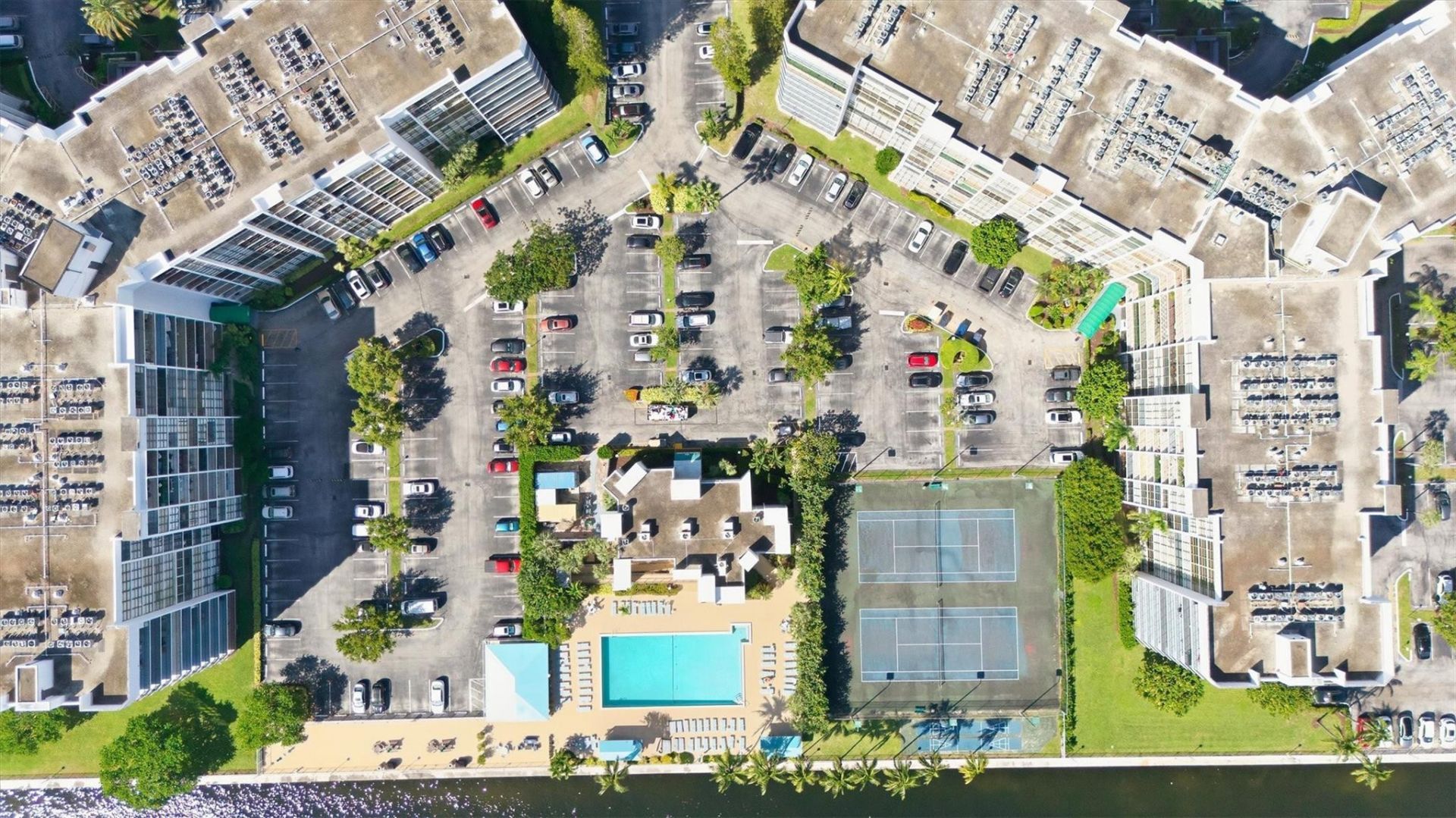 1000 Parkview Drive, Unit 1030, Hallandale Beach, FL 33009 Photo