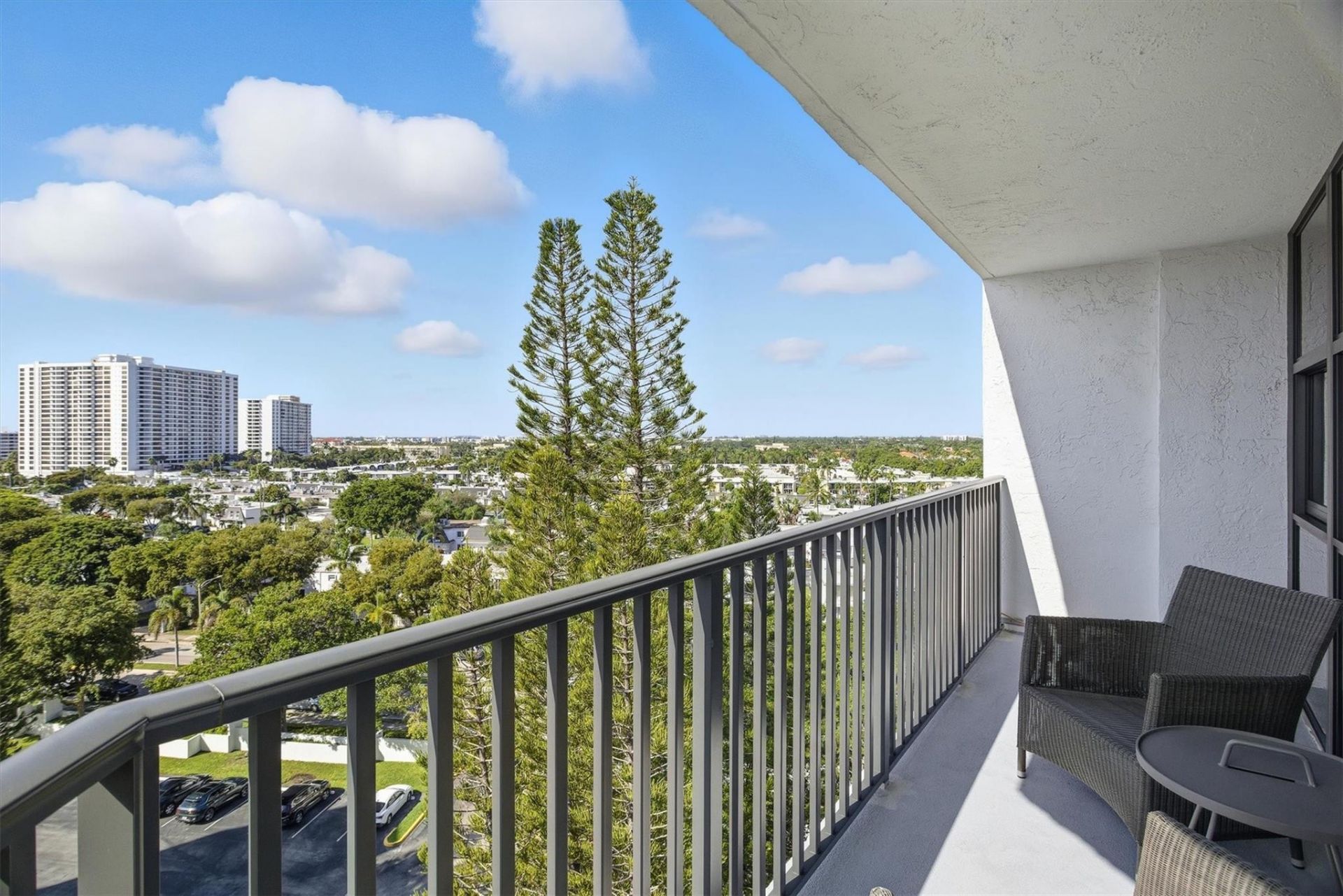 1000 Parkview Drive, Unit 1030, Hallandale Beach, FL 33009 Photo