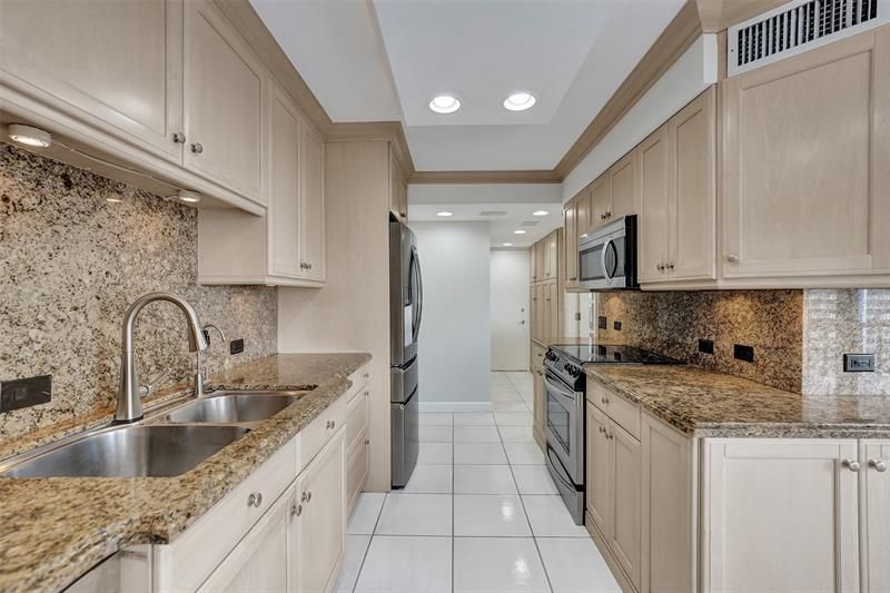 936 Intracoastal Drive, Unit 12C, Fort Lauderdale, FL 33304 Photo