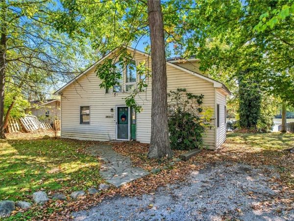 26223 Wildwood Drive, Beloit, OH 44609