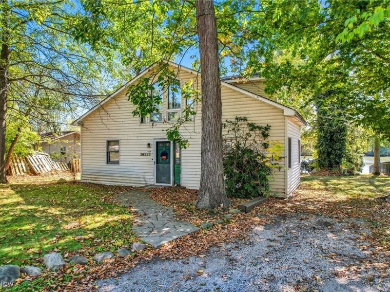 26223 Wildwood Drive, Beloit, OH 44609 Photo 1