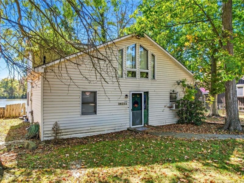 26223 Wildwood Drive, Beloit, OH 44609 Photo 2