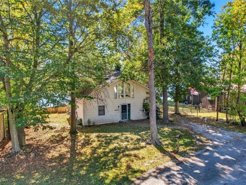 26223 Wildwood Drive, Beloit, OH 44609 Photo 4