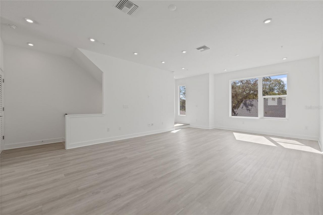 305 15th Street N, Saint Petersburg, FL 33705 Photo