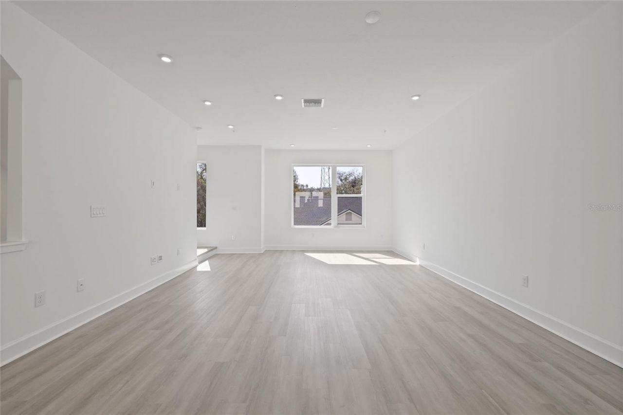 305 15th Street N, Saint Petersburg, FL 33705 Photo